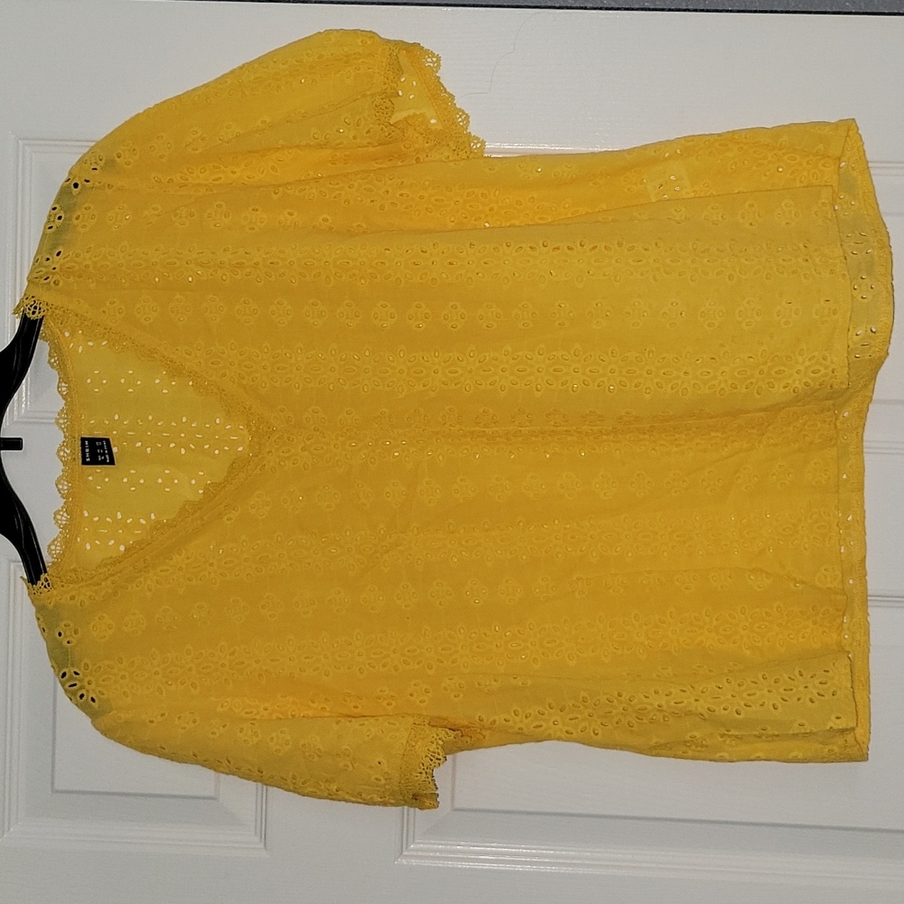 Yellow blouse NWOT